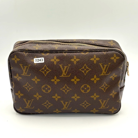 Louis Vuitton Monogram Toilette 23 Clutch - Picture 1 of 12